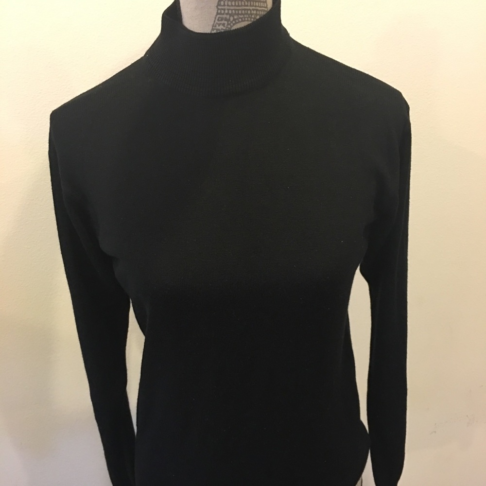 🌷Black sweater
